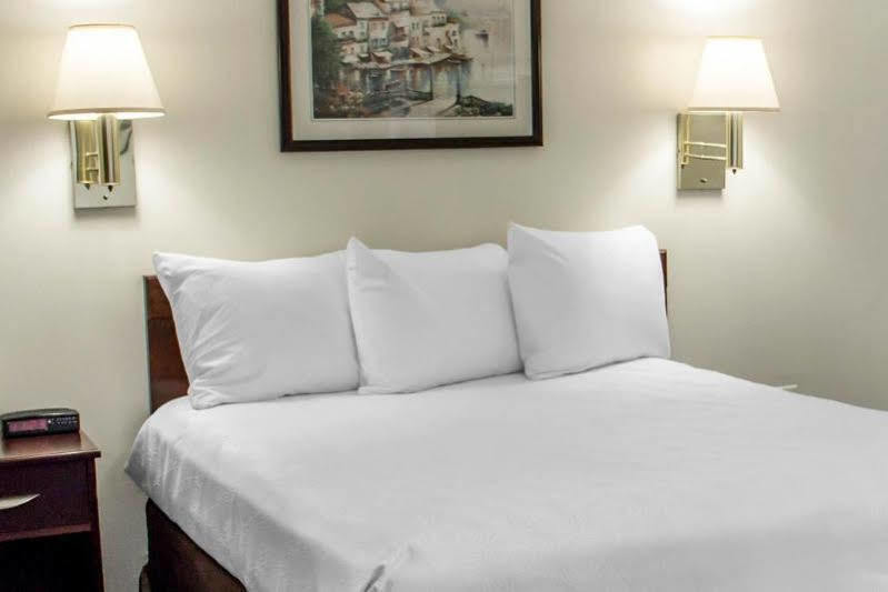 Motel 6-Greensboro, Nc - I-40 Zewnętrze zdjęcie